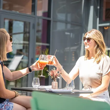 Aiden By Western & Hotel