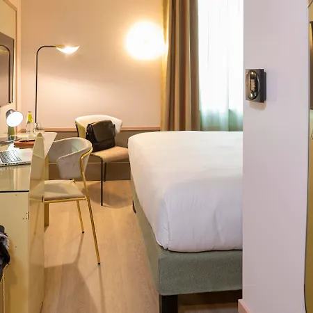 Aiden By Western & ホテル 4*