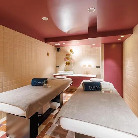 Aiden By Best Western Clermont-Ferrand - Le Magnetic Hotel & Spa
