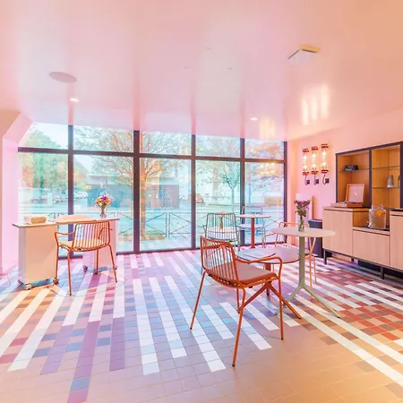 Aiden By Western & ホテル 4*