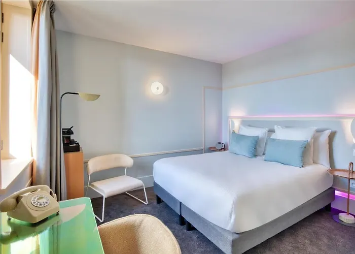 Aiden By Western & 4*