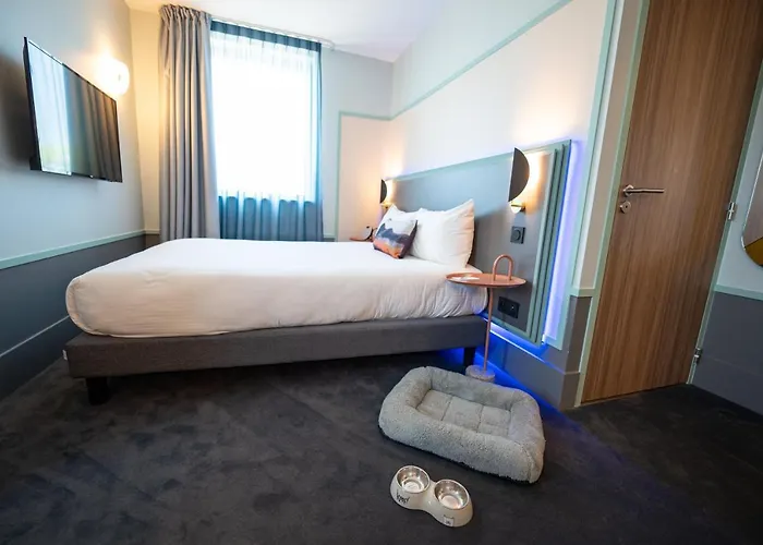 Aiden By Western & Hotel