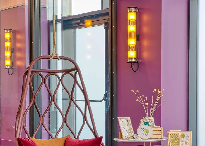 Aiden By Western & 4*