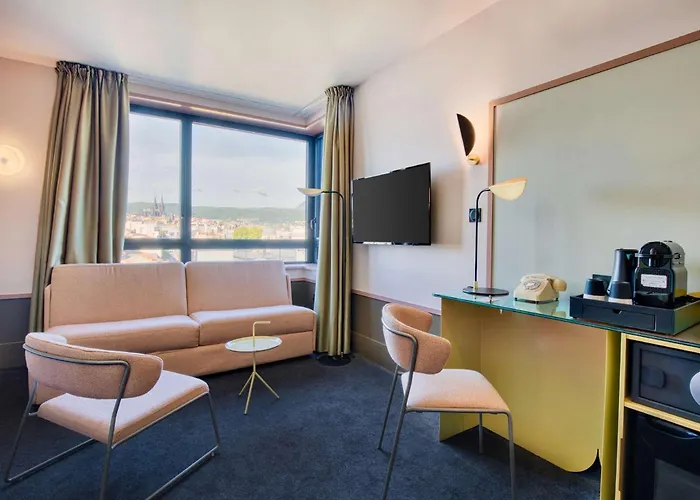 Aiden By Western & Hotel