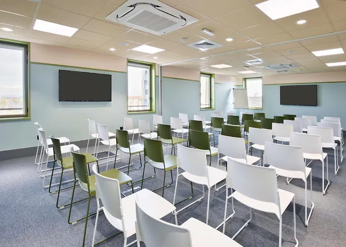 Aiden By Western & Hotel