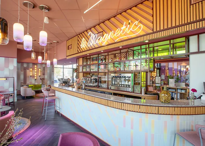 Aiden By Western & Hotel 4*