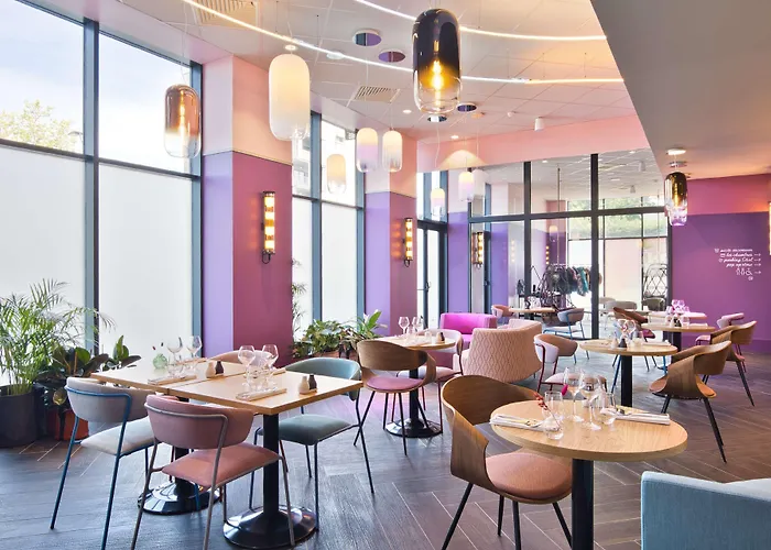 Aiden By Western & 4*