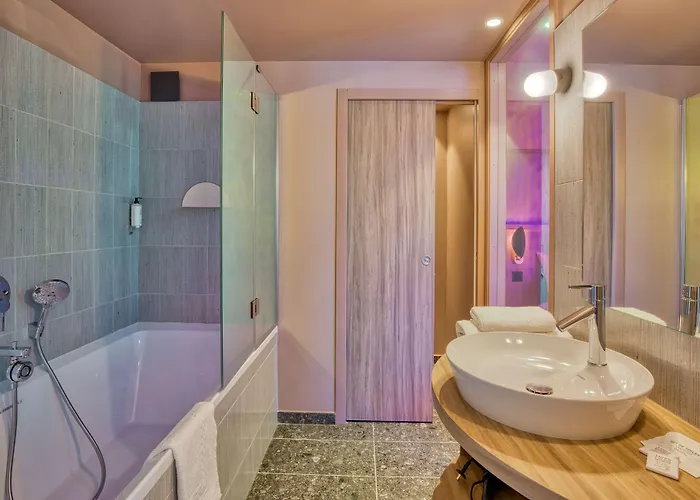 Aiden By Western & Clermont-Ferrand